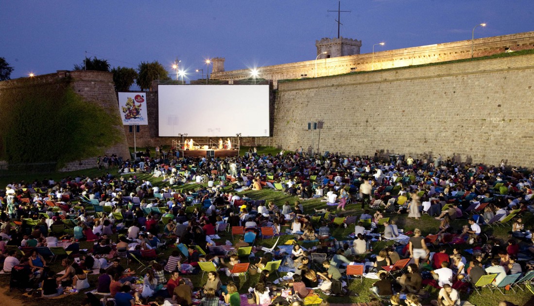 Un clásico de verano: las noches de cine al aire libre | Hotel de Cinco Estrellas en Barcelona | Hotel Omm | Whatsup