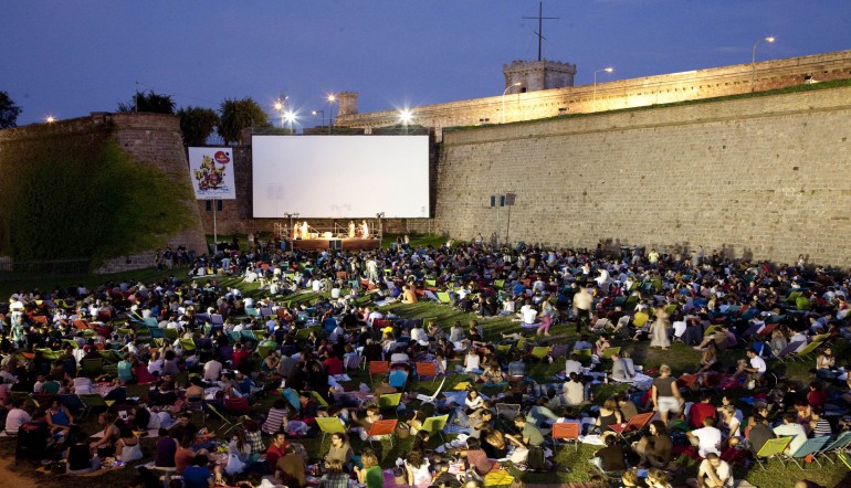 Un clásico de verano: las noches de cine al aire libre | Hotel de Cinco Estrellas en Barcelona | Hotel Omm | Whatsup
