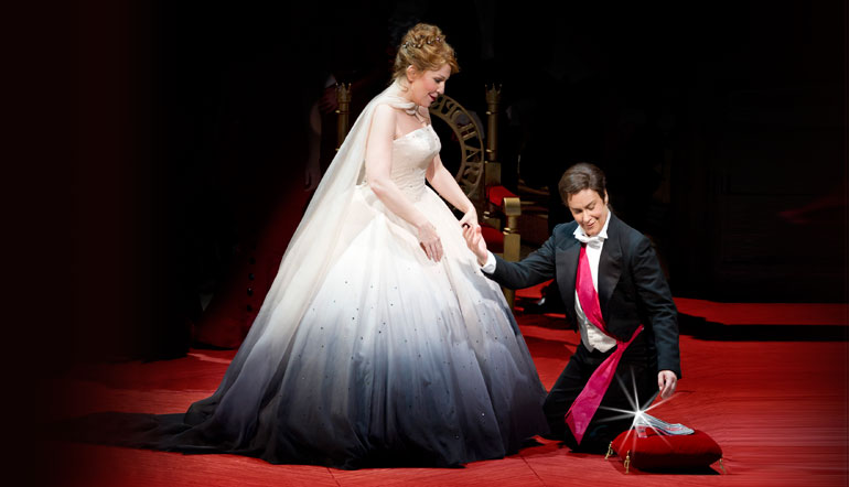 La Cenicienta pierde el zapato en el Liceo | Hotel de Cinco Estrellas en Barcelona | Hotel Omm | Whatsup