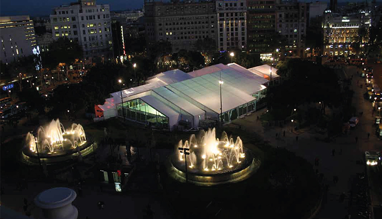 Estas navidades patina sobre hielo en pleno centro de Barcelona | Hotel de Cinco Estrellas en Barcelona | Hotel Omm | Whatsup