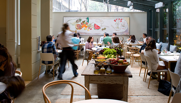 El mordisco: ¿post lunch o pre dinner? | Hotel de Cinco Estrellas en Barcelona | Hotel Omm | Whatsup