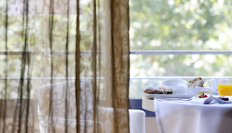 ¡Toma un desayuno sano y empieza el día con energía! | Hotel de Cinco Estrellas en Barcelona | Hotel Omm | Whatsup